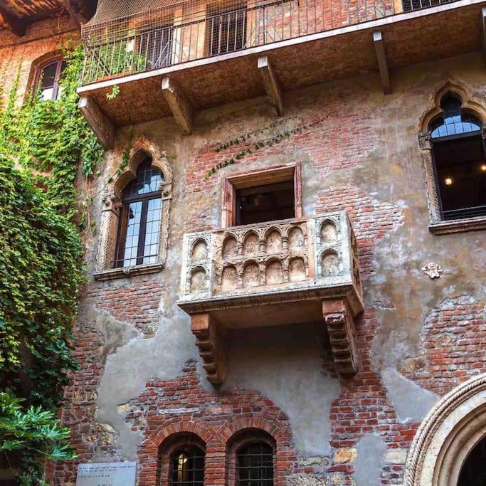 Apartment San Bernardino Monolocale Con Balcone