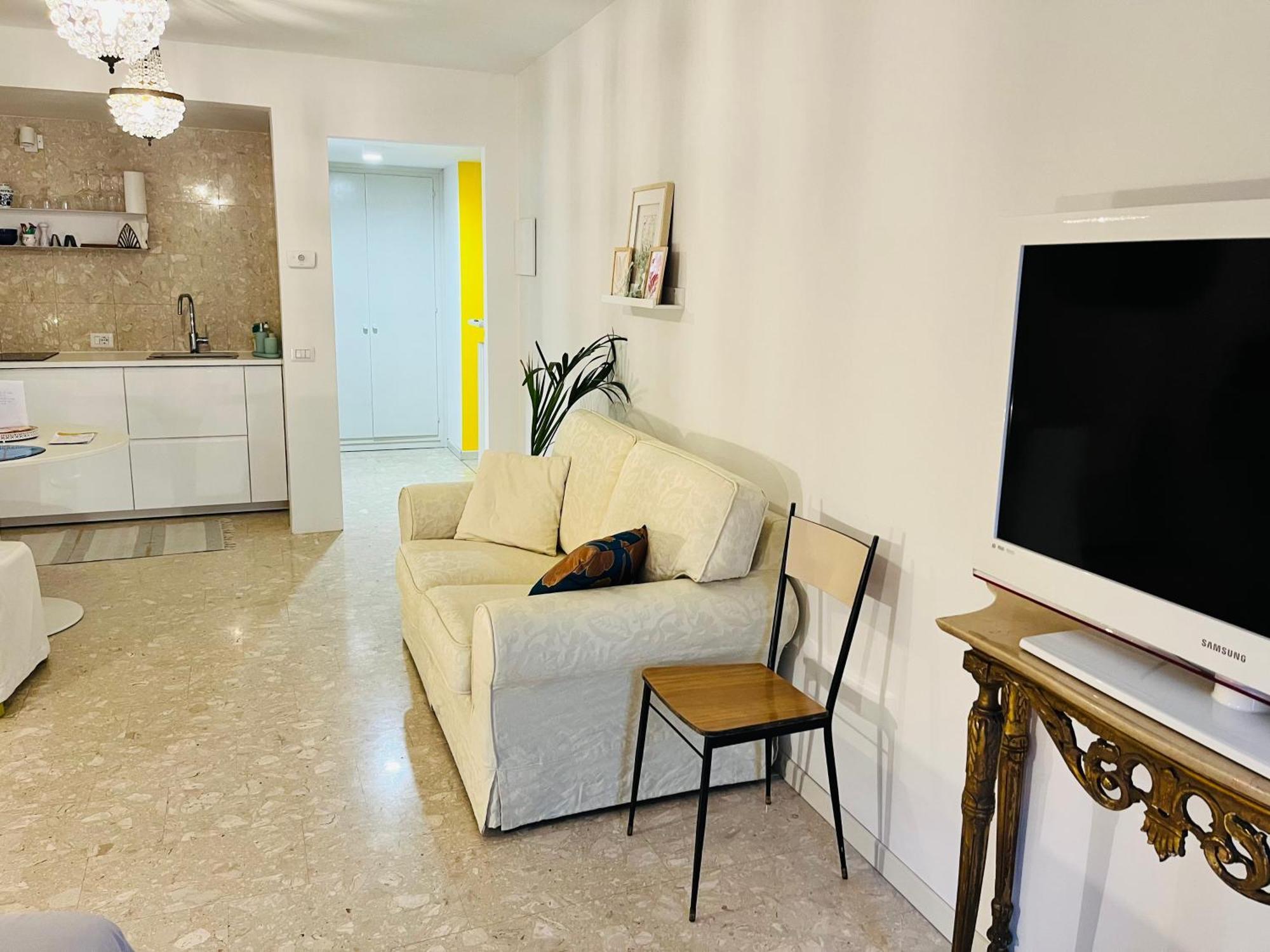 Apartment San Bernardino Monolocale Con Balcone